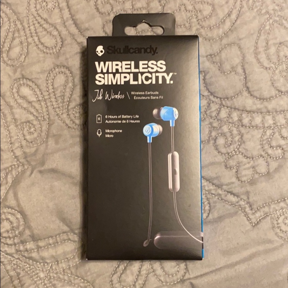 Brand new skull candy wireless headphones